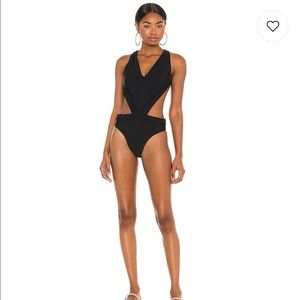 Devon Windsor Yara Fullpiece